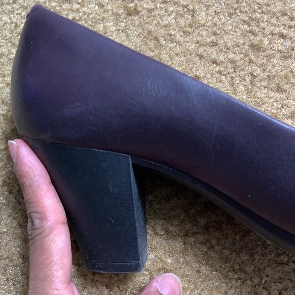 Burgundy Clark’s pumps size 5 - Picture 3 of 12